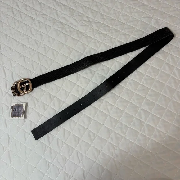 Black knock-off Gucci women’s belt - Picture 4 of 5